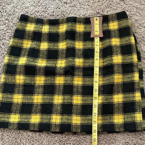 Forever 21 Yellow and Black Plaid Mini Skirt - Picture 5 of 7